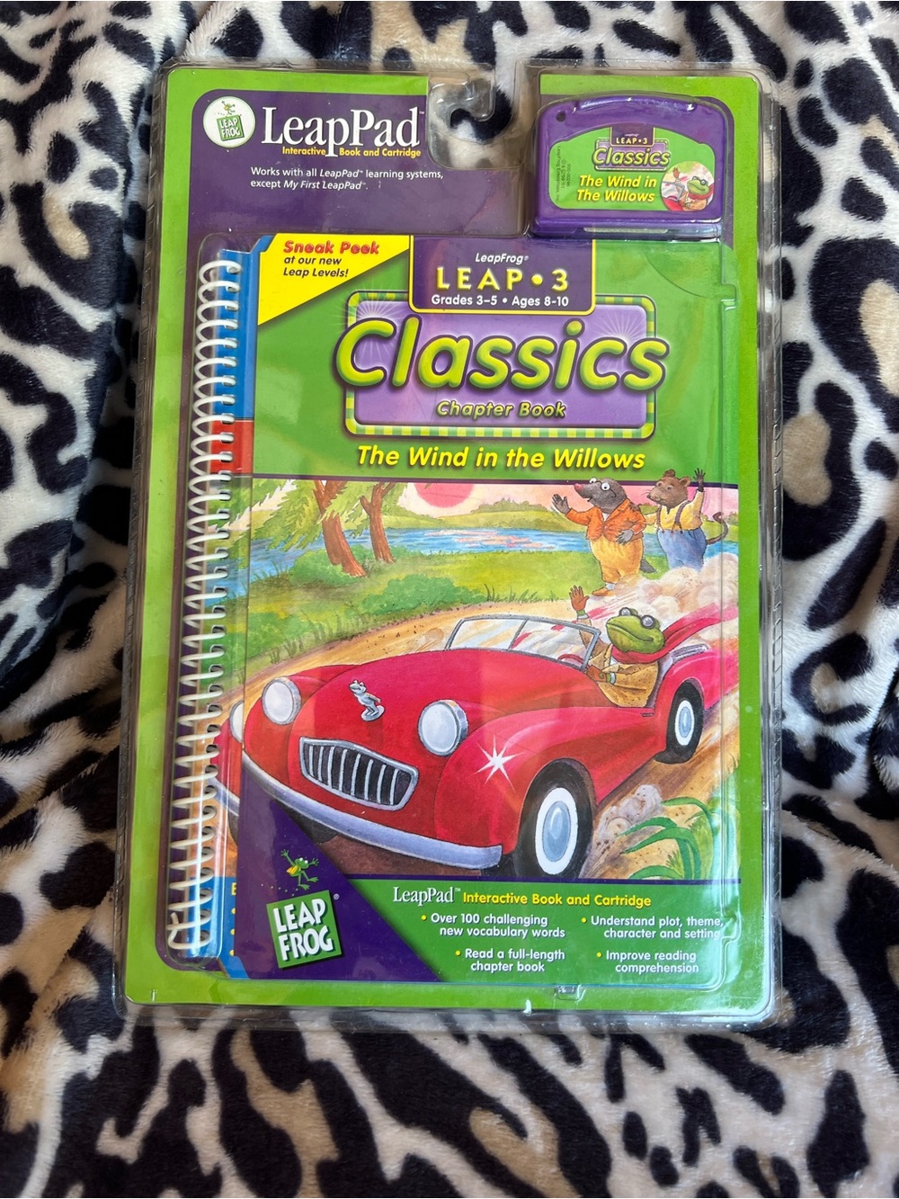 LeapPad Classics: The Wind in the Willows Interactive Chapter Book - Green/Red